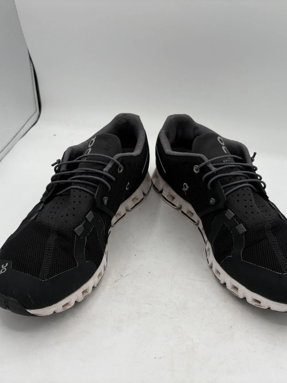 On Cloud 5 Sneakers Black White Performance Running Shoes Mens Size 10 - Picture 8 of 14